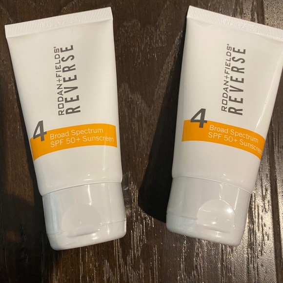 Rodan + fields reverse sunscreen spf 50 - Picture 2 of 3